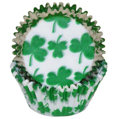 White w/Green Shamrock Baking Cups, 500 count