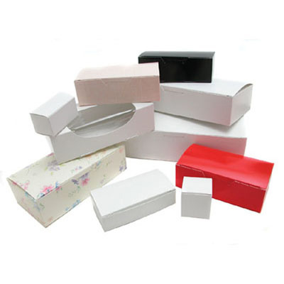 White Folding Candy Box w/Window, 7" x 3 3/8" x 2"